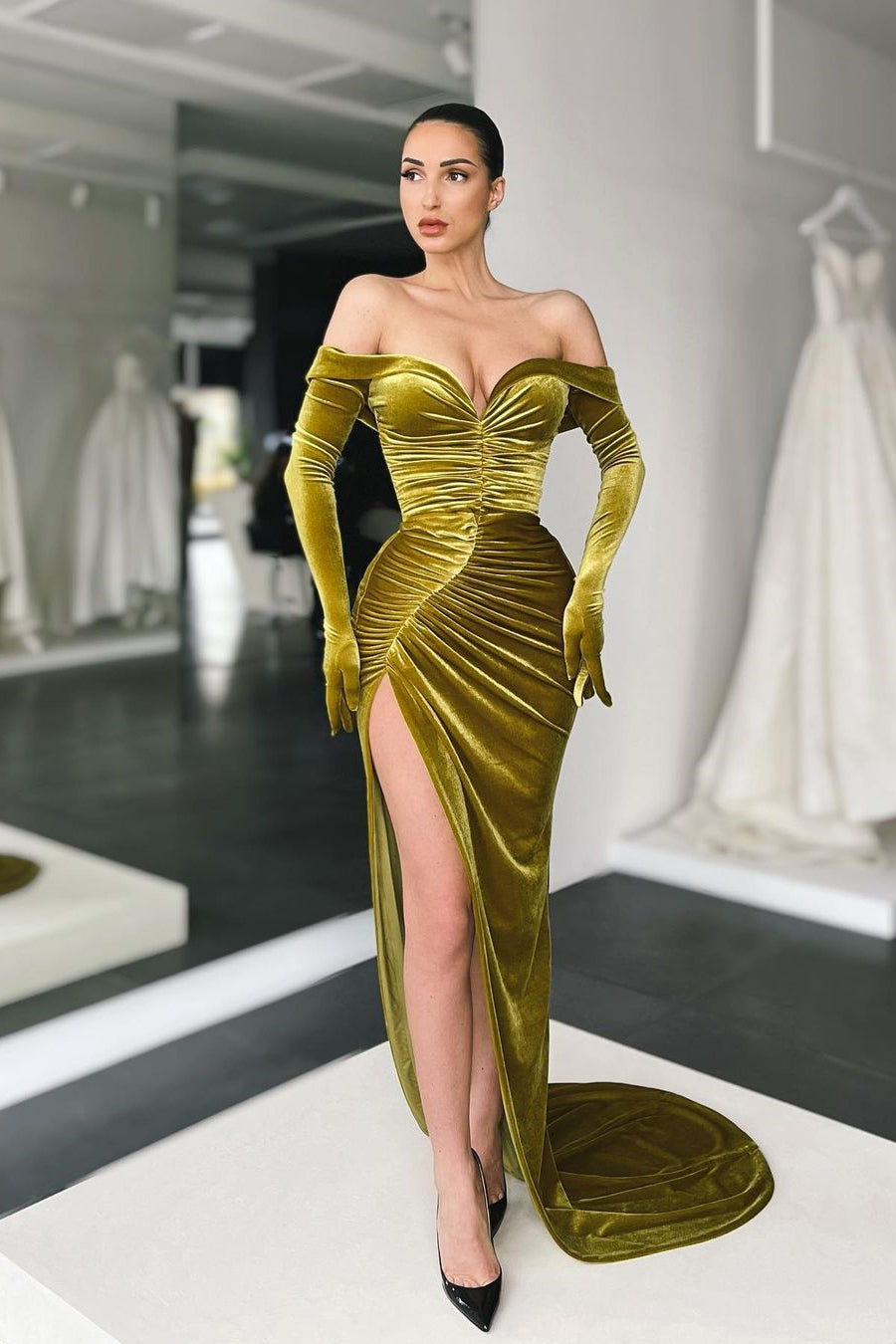 Long Sleeves Off-The-Shoulder Velvet Mermaid Formal Dress with Split