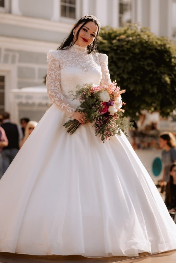 Long A-line High Neck Lace Plus Size Wedding Dresses with Sleeves Long A-line High Neck Lace Plus Size Wedding Dresses with Sleeves