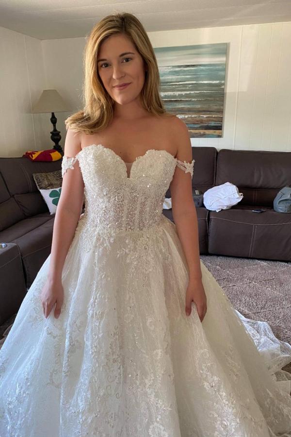 A-line Off-The-Shoulder Lace Wedding Dress With Beads Appliques