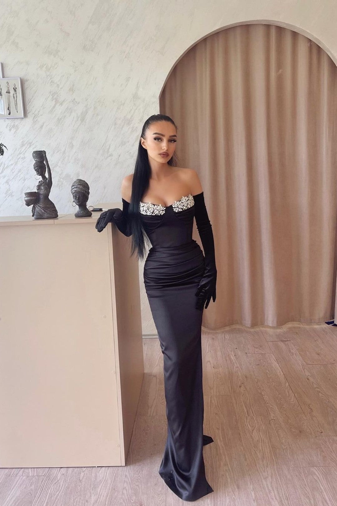 formal dress with gloves Black Long Mermaid Appliques Satin Evening Dress with Gloves – BIZTUNNEL