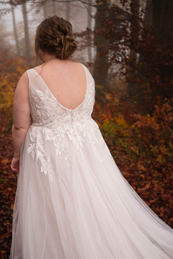 boho curvy wedding dress Plus Size Boho Wedding Dresses Collection