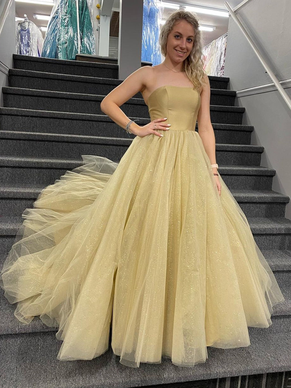 Elegant A-Line Strapless Tulle Long Prom Dress