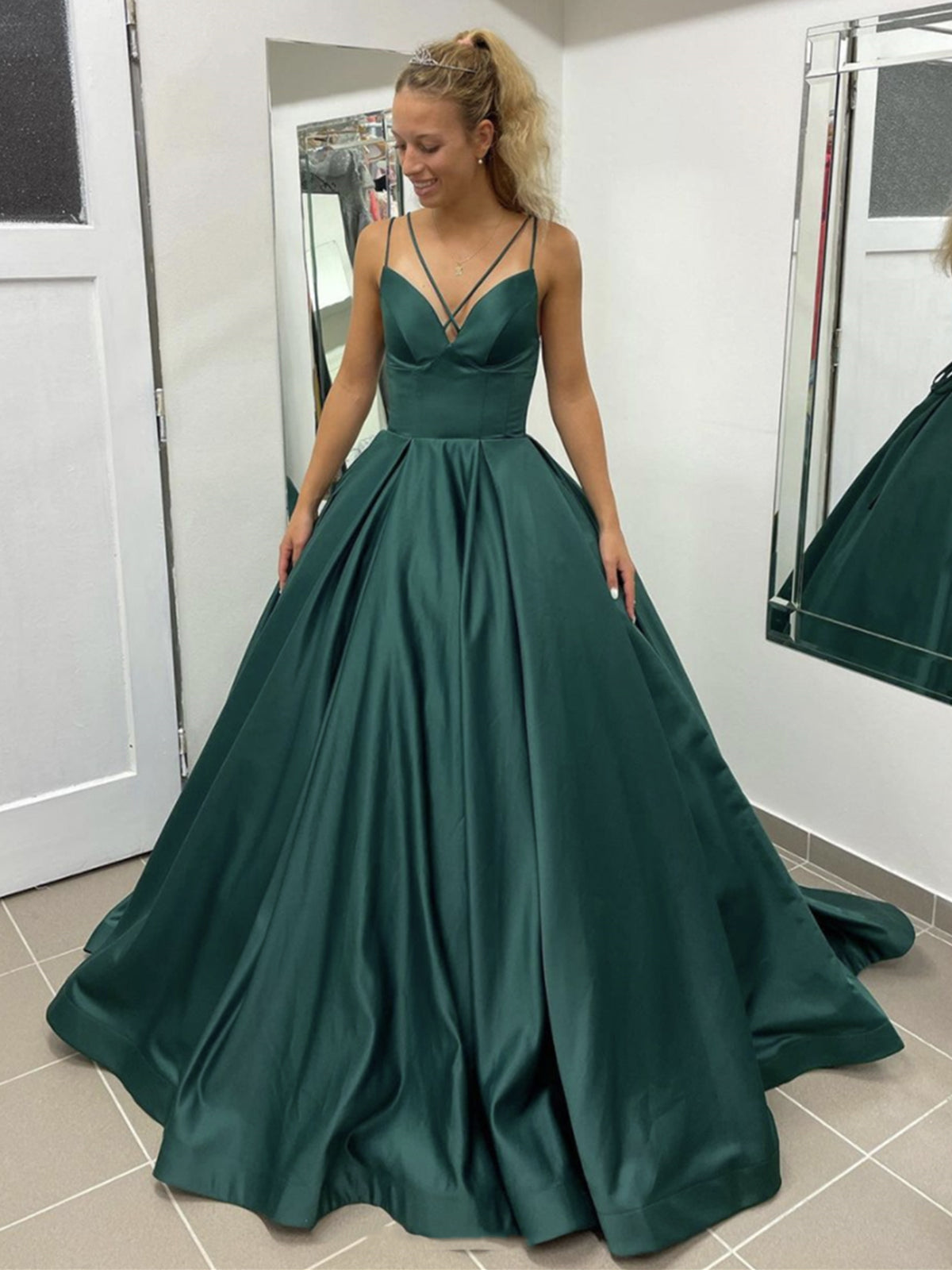 green emerald velvet dress Elegant Long A Line V Neck Satin Open Back Formal Graduation Prom Dresses with Pockets