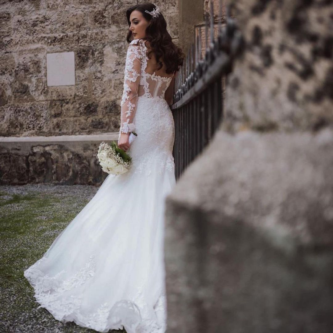 Modern Mermaid Open Back Halter Maxi Long Lace Wedding Dresses Online