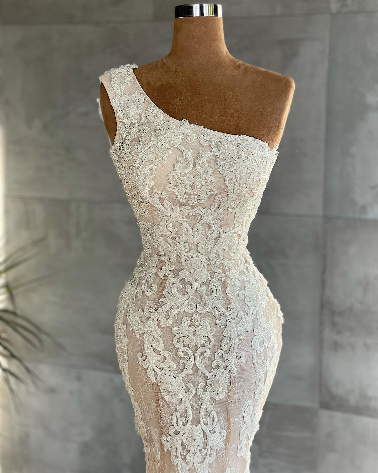 Elegant Long One Shoulder Appliques Lace Mermaid Wedding Dress Elegant Long One Shoulder Appliques Lace Mermaid Wedding Dress