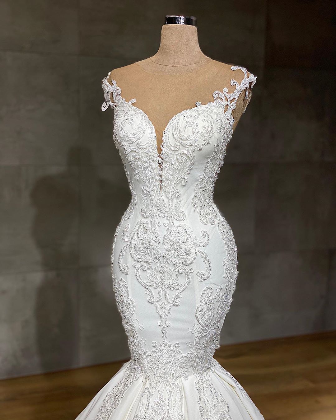 Elegant Mermaid V-Neck Long Wedding Dresses