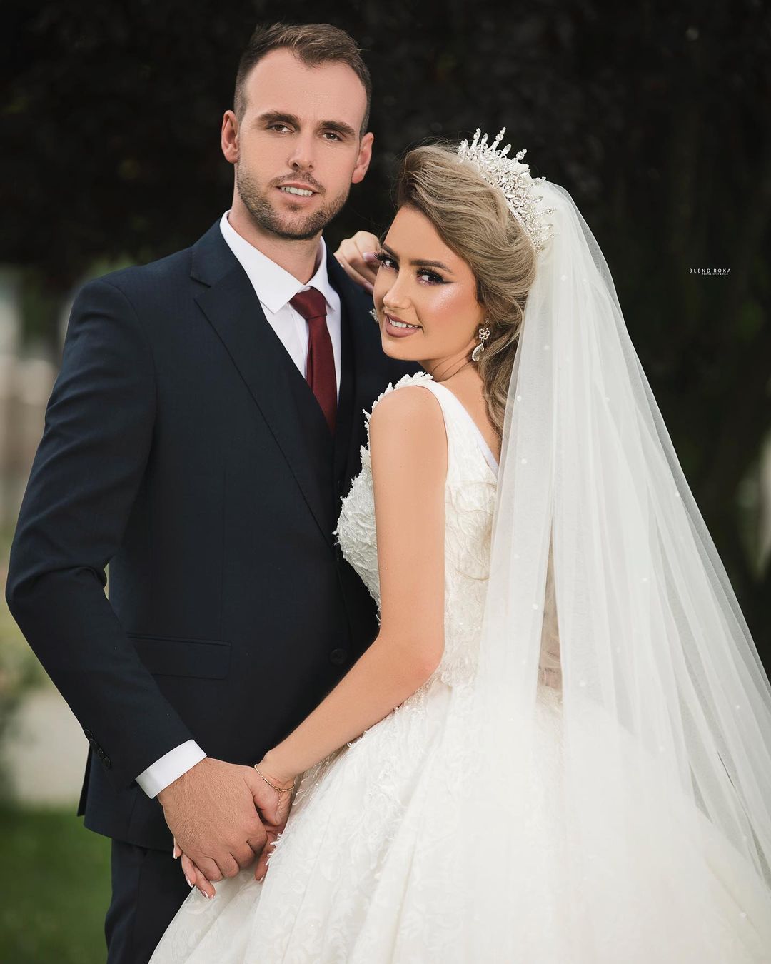 Gorgeous Long Princess V-neck Tulle Lace Wedding Dress – BIZTUNNEL