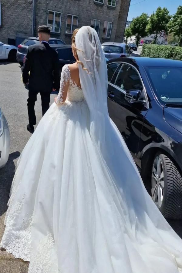 Gorgeous Long A-Line V-neck Lace Wedding Dresses With Long Sleeves