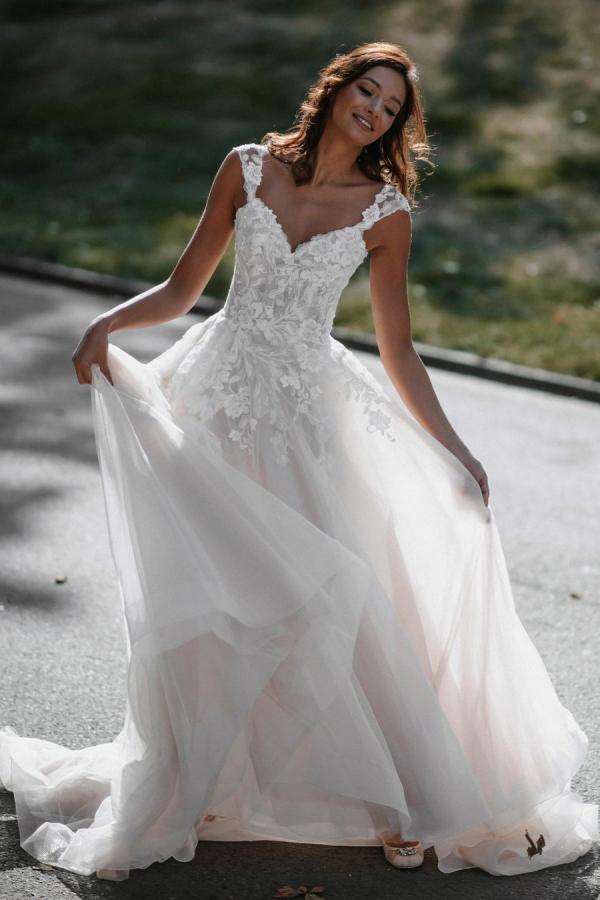 Long A-Line V-Neck Tulle Backless Lace Wedding Dress Long A-Line V-Neck Tulle Backless Lace Wedding Dress