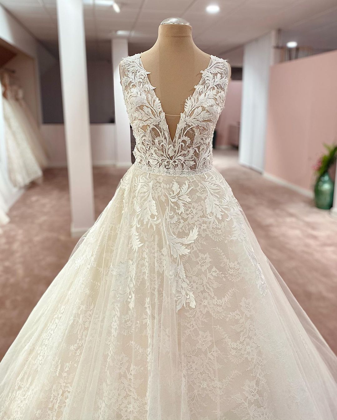 Long A-Line V-Neck Wide Straps Appliques Lace Tulle Wedding Dress Long A-Line V-Neck Wide Straps Appliques Lace Tulle Wedding Dress