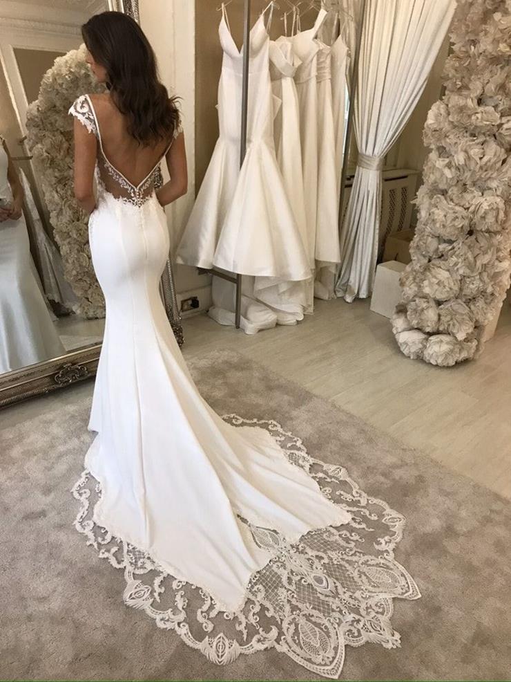 Long Mermaid V-Neck Appliques Lace Satin Backless Wedding Dress Long Mermaid V-Neck Appliques Lace Satin Backless Wedding Dress