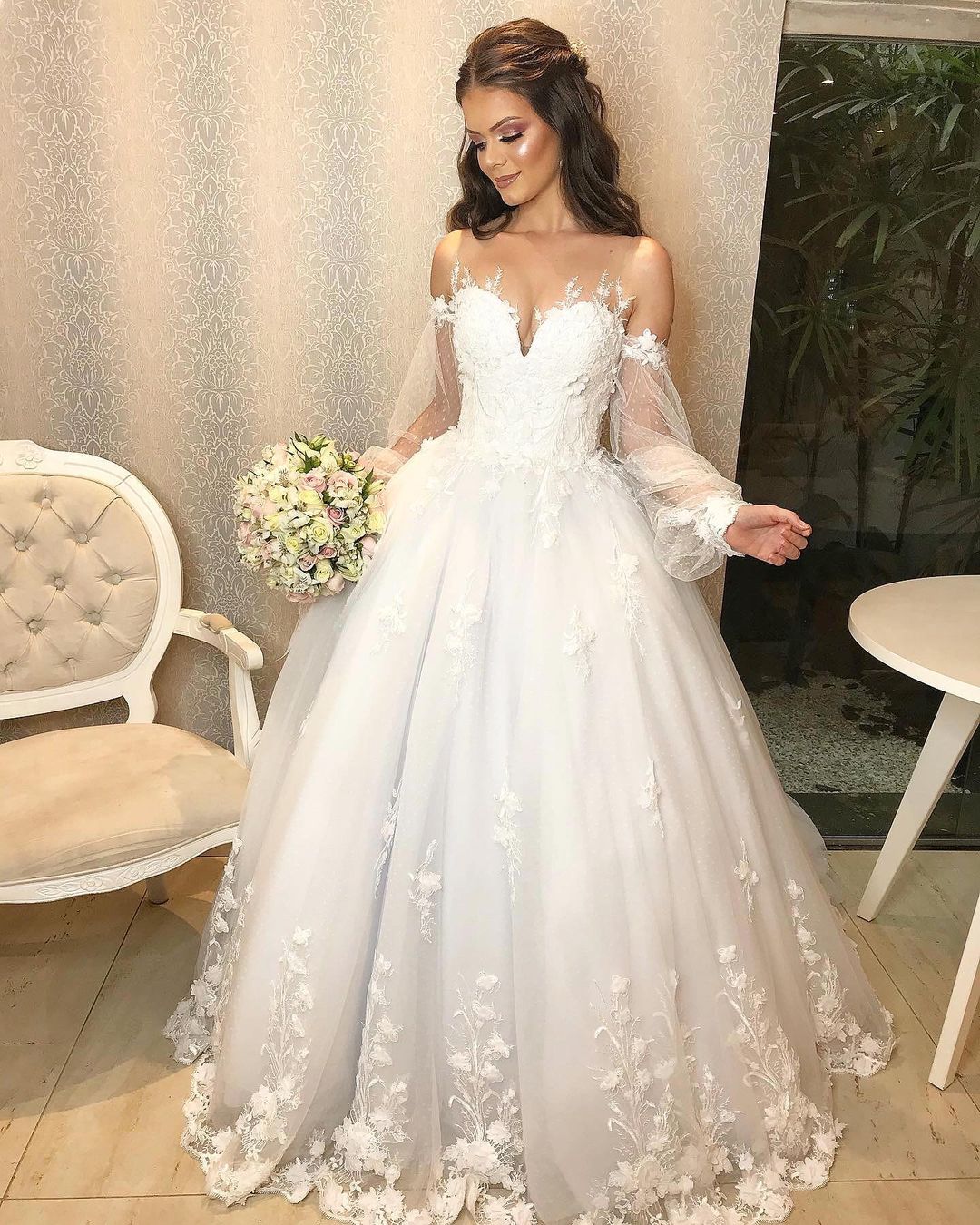 Long Princess Off-The-Shoulder Tulle Wedding Dress with Bubble Sleeves Long Princess Off-The-Shoulder Tulle Wedding Dress with Bubble Sleeves