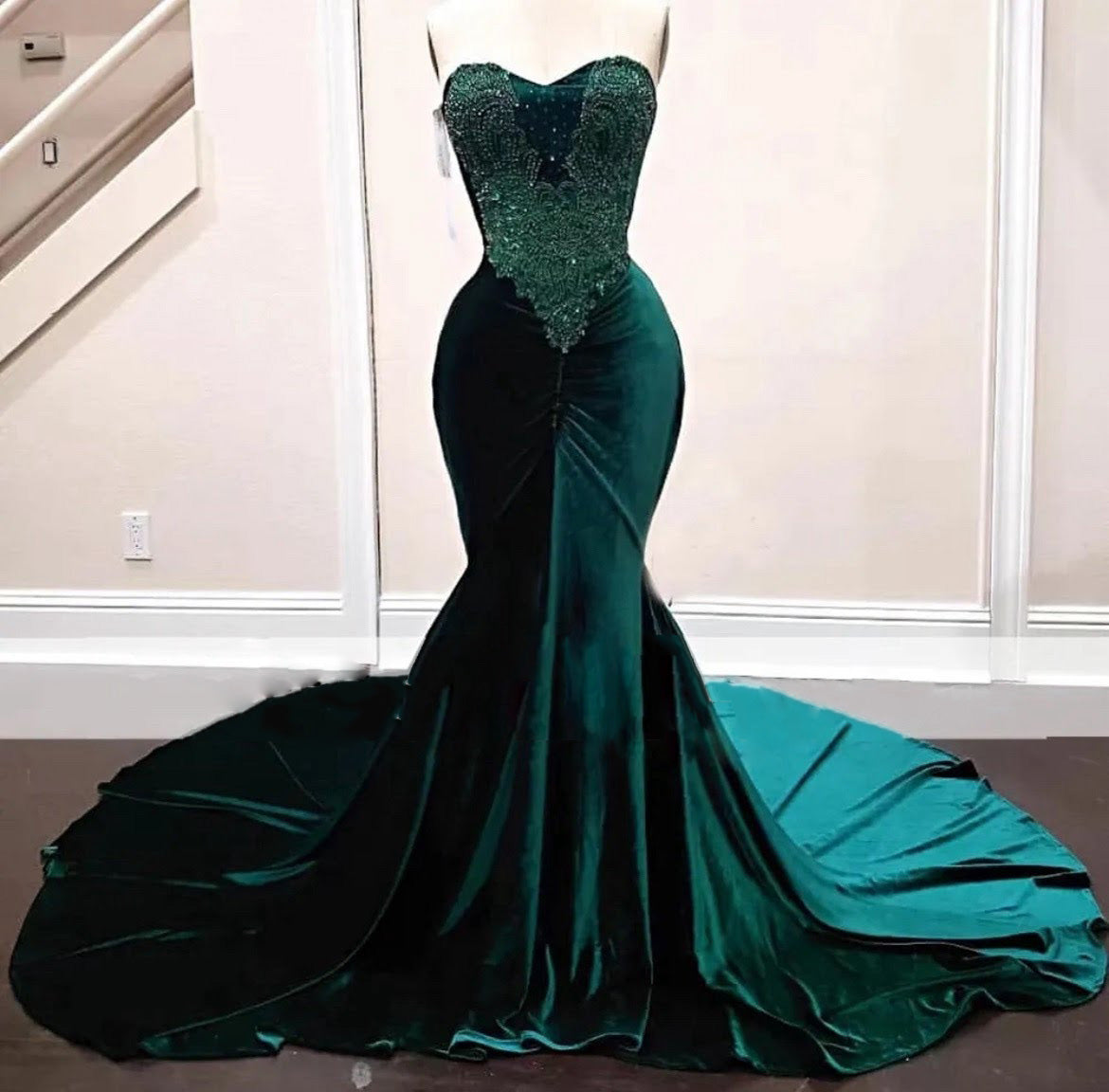 emerald green long sleeve dress Emerald Green Long Sleeve Prom Dress Square Neck, Sparkly Lace, Corset –  Viniodress