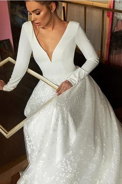 Long Sleeve V-Neck Boho Bridal Gowns Satin Backless Lace Wedding Dress