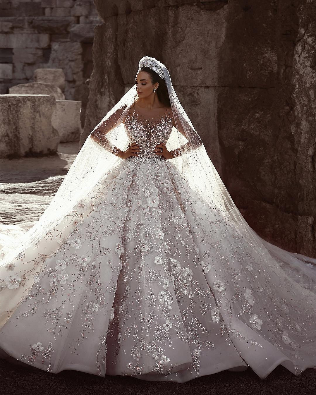 chinese dress ladies Bell Sleeve Lace Ballgown Wedding Dress