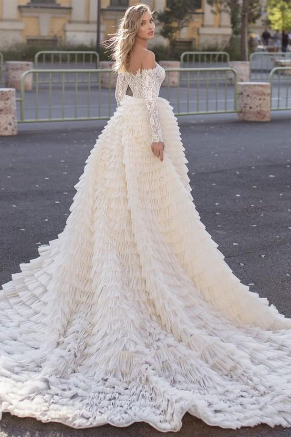 Mermaid Ruched Off-Shoulder Beauty Wedding Dress with Train