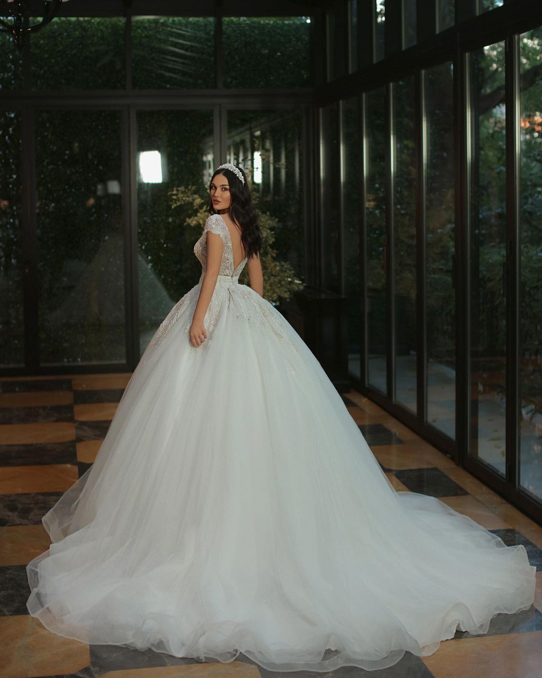 Luxury Long A-Line V-Neck Beads Tulle Glitter Wedding Dress with Cap Sleeves Luxury Long A-Line V-Neck Beads Tulle Glitter Wedding Dress with Cap Sleeves