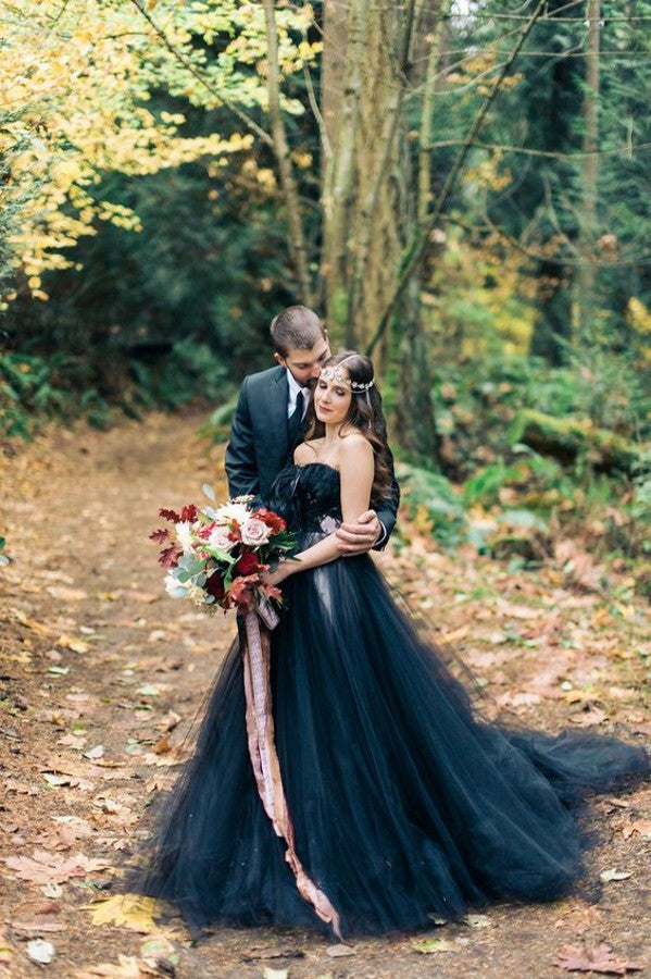 Modest Long A-Line Princess Strapless Tulle Black Wedding Dress with Appliques Lace