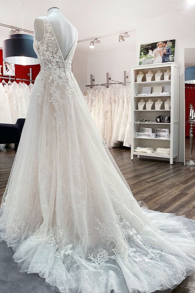 Graceful Long A-line Tulle V Neck Lace Open Back Wedding Dresses main image 1