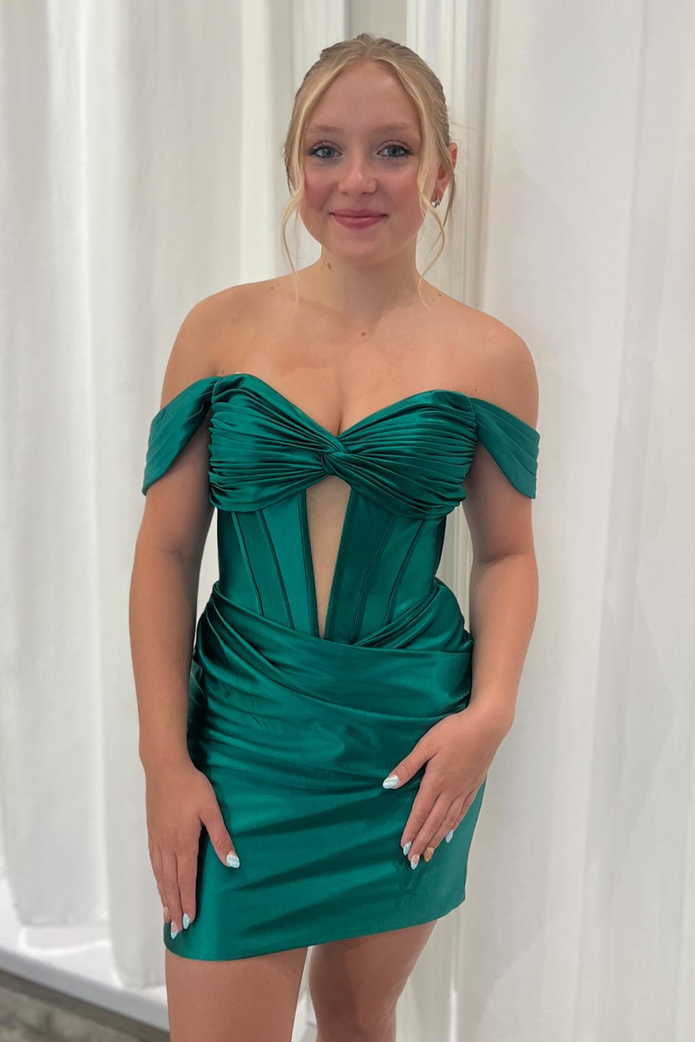 Off The Shoulder Dark Green Corset Tight Short Homecoming Dress BIZTUNNEL Off The Shoulder Dark Green Corset Tight Short Homecoming Dress BIZTUNNEL