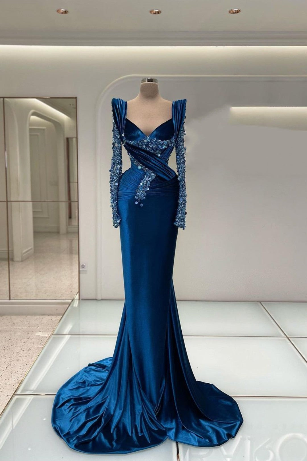 Royal Blue Long Sleeves Mermaid Sweetheart Formal Prom Dress with Bead BIZTUNNEL Royal Blue Long Sleeves Mermaid Sweetheart Formal Prom Dress with Bead BIZTUNNEL