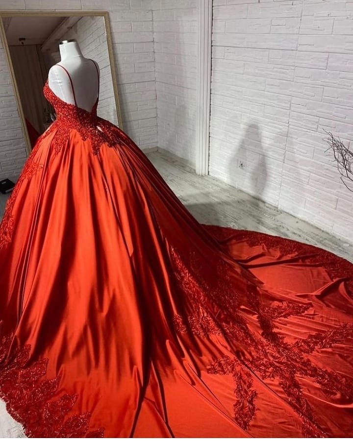 Unique Long Princess Sweetheart Backless Appliques Lace Satin Wedding Dress Unique Long Princess Sweetheart Backless Appliques Lace Satin Wedding Dress
