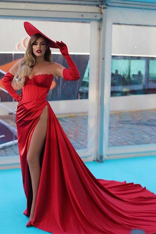 Stunning Red Off-the-Shoulder Evening Dress with Strapless Design and Elegant Long Sleeves Featuring a Stylish Slit