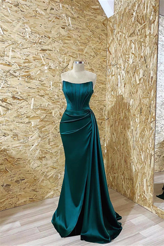 Stunning Emerald Green Strapless Mermaid Prom Gown with Elegant Pleats and Ruffles