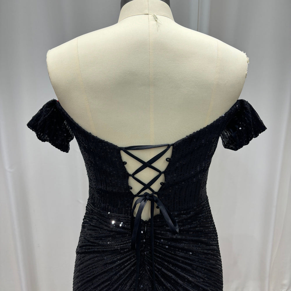 
                  
                    Long Off-the-Shoulder Mermaid Sequined Black Evening Dresses with Slit
                  
                