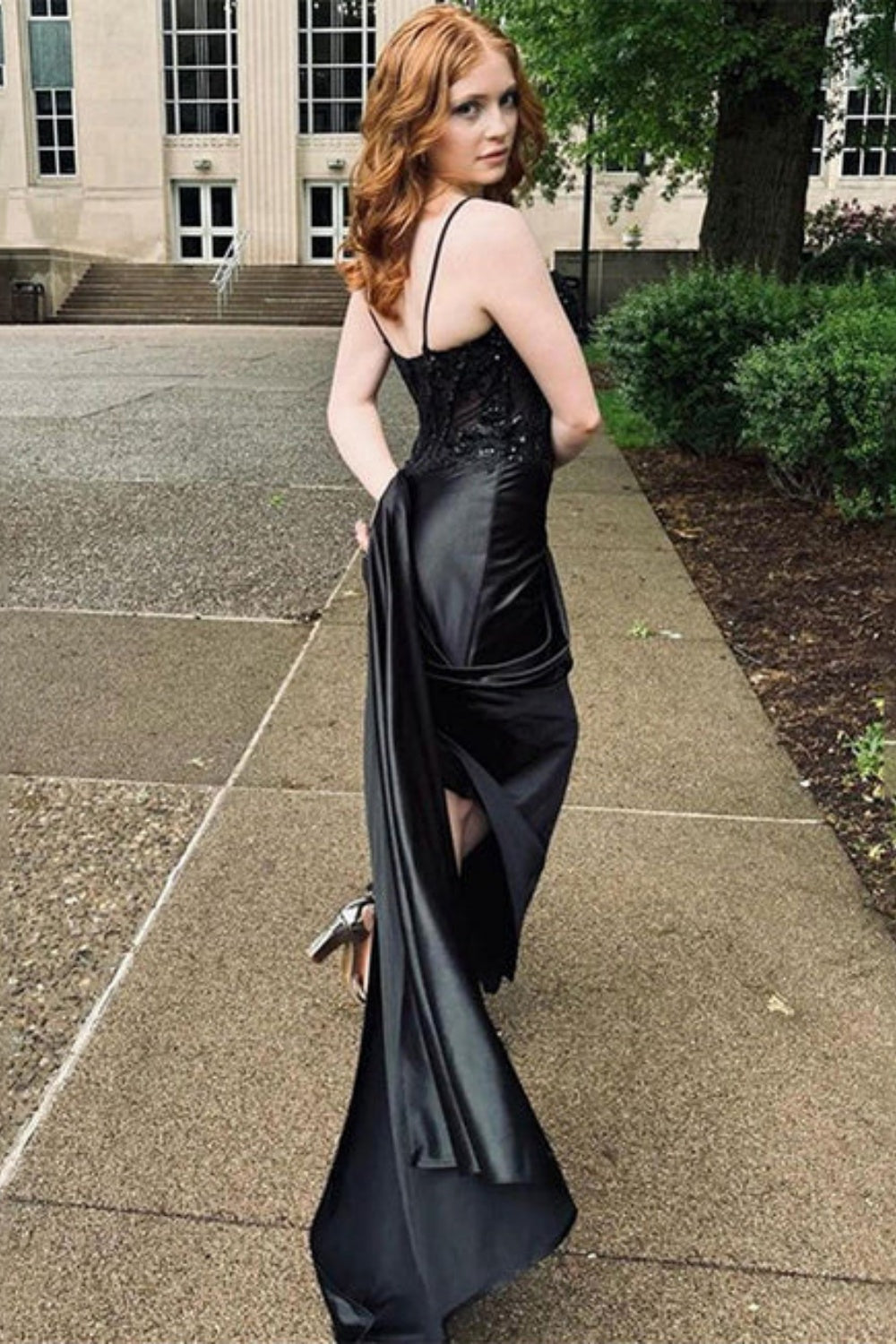 Biztunnel Black Spaghetti Strap Beaded Sleeveless Mermaid Evening Dress with Split