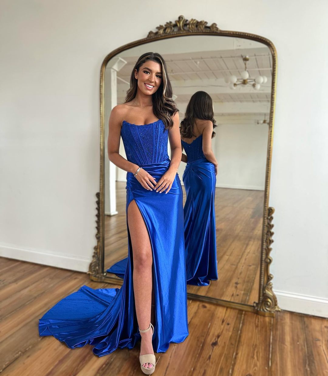 Biztunnel Fuchcia Strapless High-split Sleeveless Prom Dress with Appliques