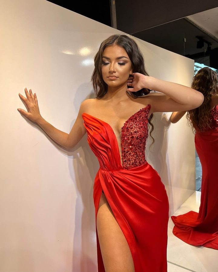 Biztunnel Sexy Red Satin Strapless High-split Mermaid Prom Dress with Sequins