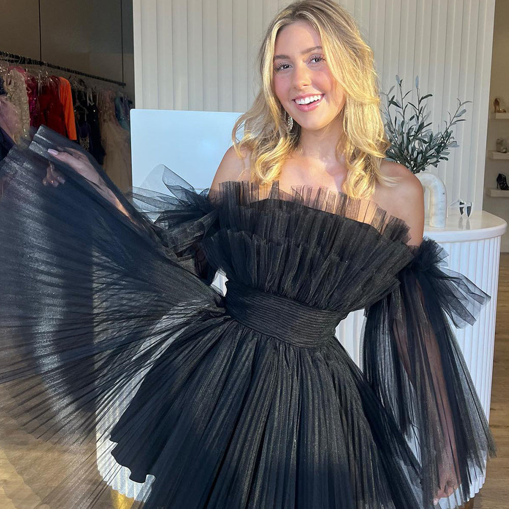 
                  
                    A-Line Blue Tulle Short Homecoming Dress with Detachable Long Sleeves 
                  
                