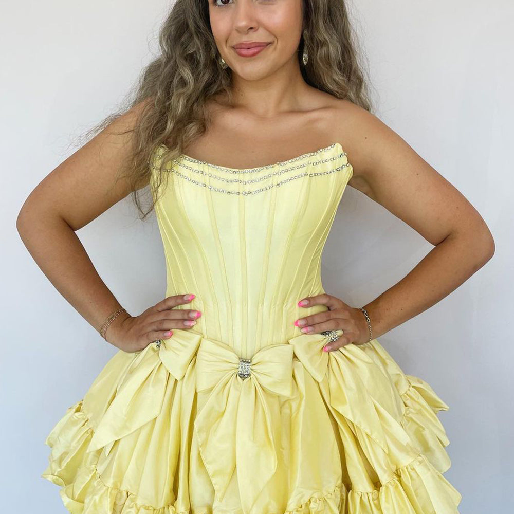 
                  
                     A Line Fuchsia Strapless Corset Short Homecoming Dress With Bow
                  
                