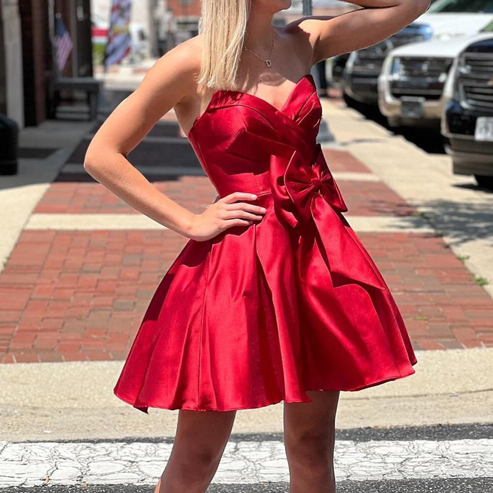 
                  
                    A-Line Red Sweetheart Satin Short Homecoming Dress with Bow
                  
                
