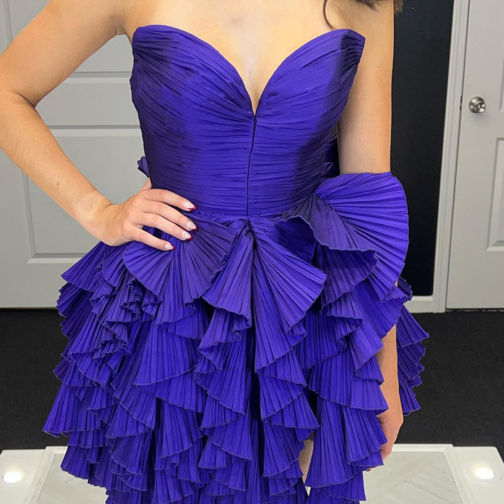 
                  
                    A-Line Royal Blue Sweetheart Short Homecoming Dress with Ruffles
                  
                