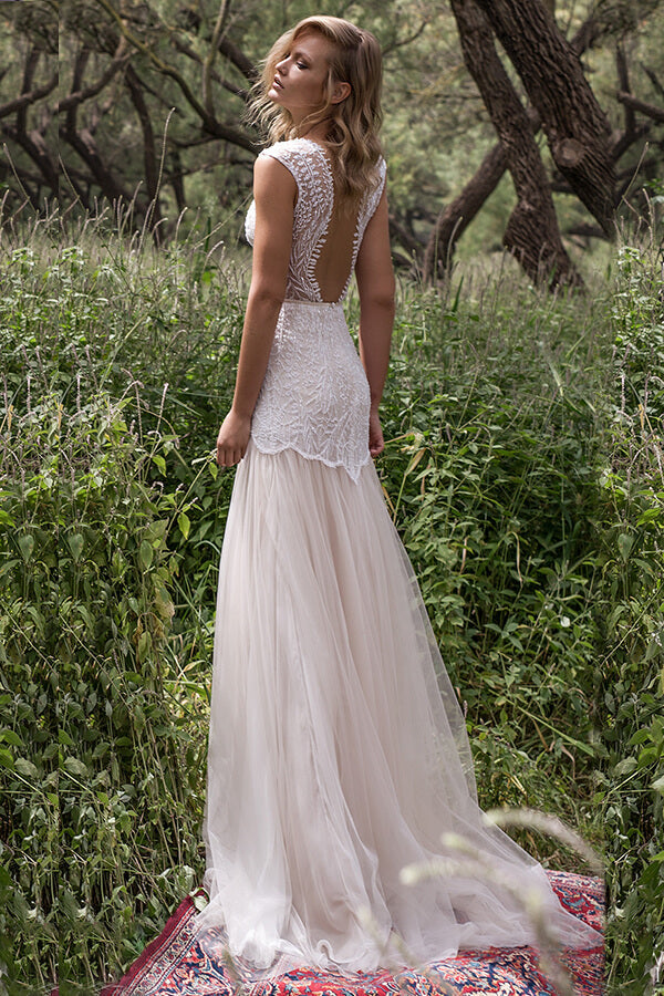 Amazing Long Sheath V-neck Lace Tulle Backless Wedding Dress-BIZTUNNEL