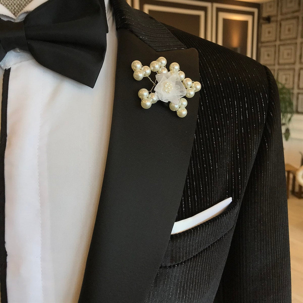 
                  
                    Andrew Fashion Black Sparkle Stripes Peaked Lapel Men Suits
                  
                