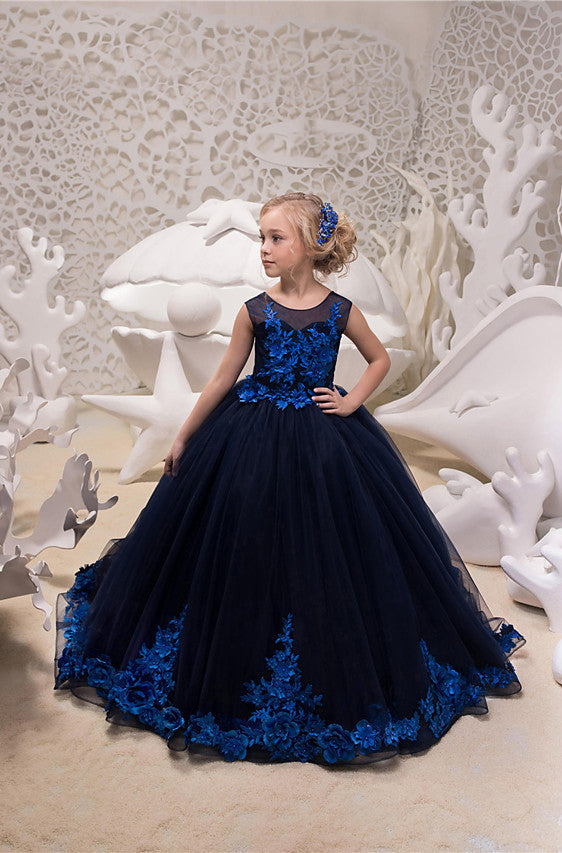 A-Line Plus Size Curve Wedding Dresses Luxurious Dress Formal Evening Court Train Sleeveless Jewel Neck Lace with Appliques main image 0