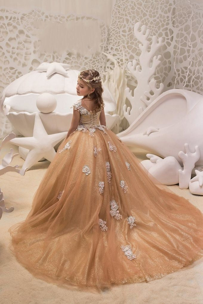 Laden Sie das Bild in den Galerie-Viewer, Beautiful Long A-line Bateau Appliques Lace Sequins Tulle Train Flower Girl Dress-BIZTUNNEL
