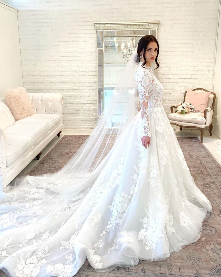 Perfect Vintage Lace Open Back Long A-line Wedding Dress main image 1