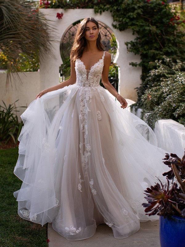 Boho Long A-line V-neck Spaghetti Strap Backless Tulle Lace Wedding Dresses-BIZTUNNEL