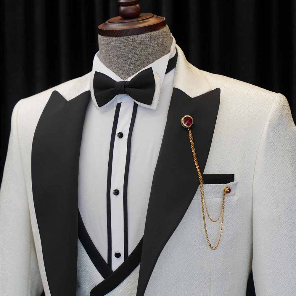 
                  
                    Cedric Chic White Three Pieces Jacquard Wedding Suits For Men
                  
                