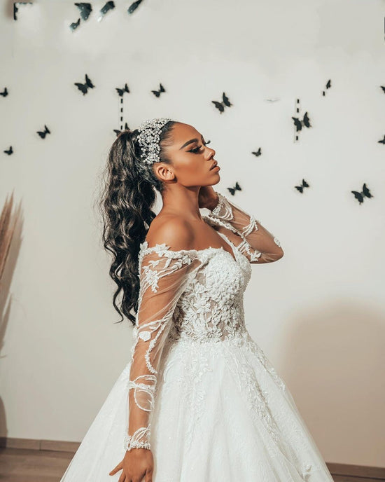 Carregar imagem no visualizador da galeria, Classy Long A-Line Sweetheart Appliques Lace Tulle Wedding Dress with Sleeves-BIZTUNNEL
