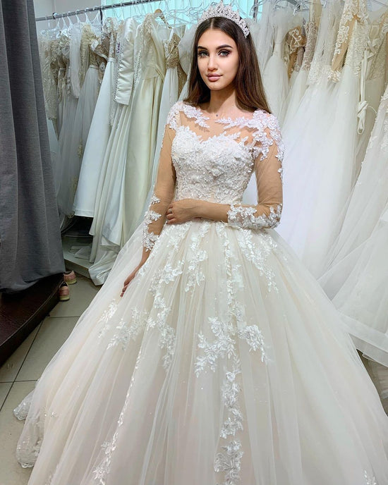 Carregar imagem no visualizador da galeria, Classy Long Princess Appliques Lace Tulle Wedding Dress with Sleeves-BIZTUNNEL
