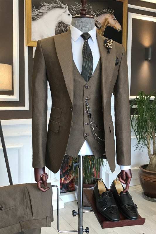 Bertrand Generous Coffee Peaked Lapel Three Pieces Business Suits