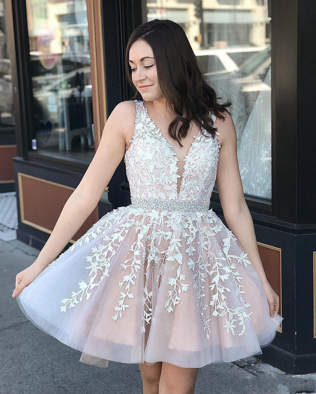 Cute A-line V-neck Tulle Floral Lace Backless Short Prom Dresses