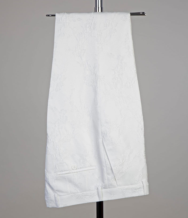 
                  
                    Dennis White Jacquard Shawl Lapel Three Pieces Men Suits For Wedding
                  
                