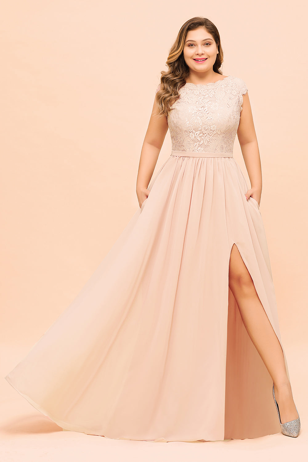 Carregar imagem no visualizador da galeria, Elegant A-line Jewel Chiffon Long Plus Size Bridesmaid Dresses with Slit-BIZTUNNEL
