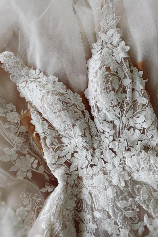 Elegant Floor length ivory lace princess wedding dress-BIZTUNNEL